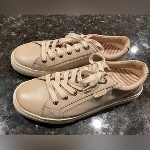 Taos Leather Plim Soul Lux. Color Oyster.